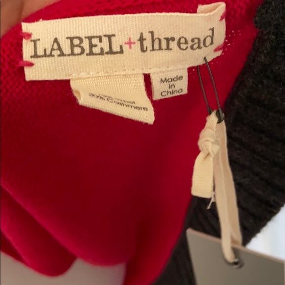 Label + Thread poncho scarf - Picture 6 of 6